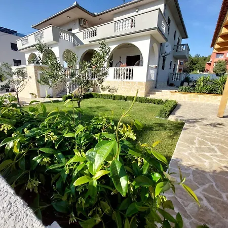 Apartment Green Oasis Apartment Zadar