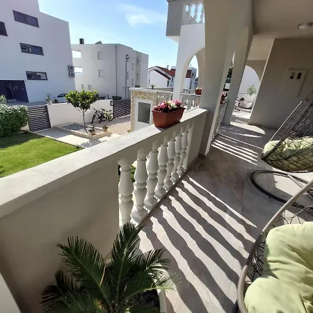 Apartment Green Oasis Apartment